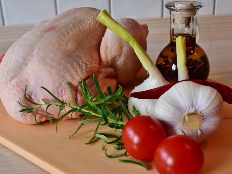 Bild von RitaE auf Pixabay